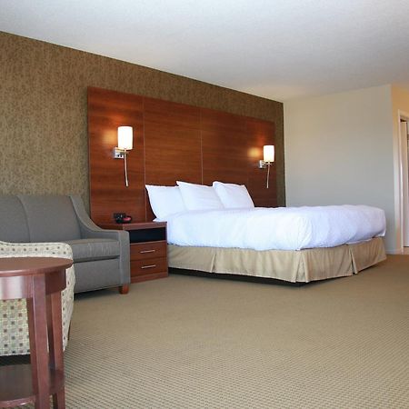 Budget Host Inn & Suites Saint Ignace Bagian luar foto