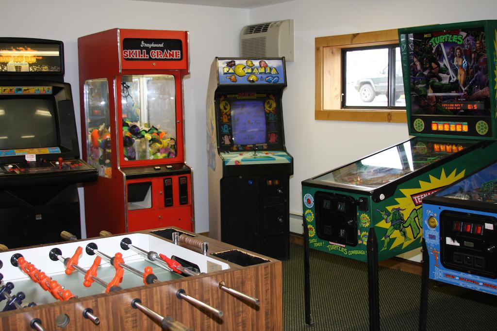Budget Host Inn & Suites Saint Ignace Bagian luar foto