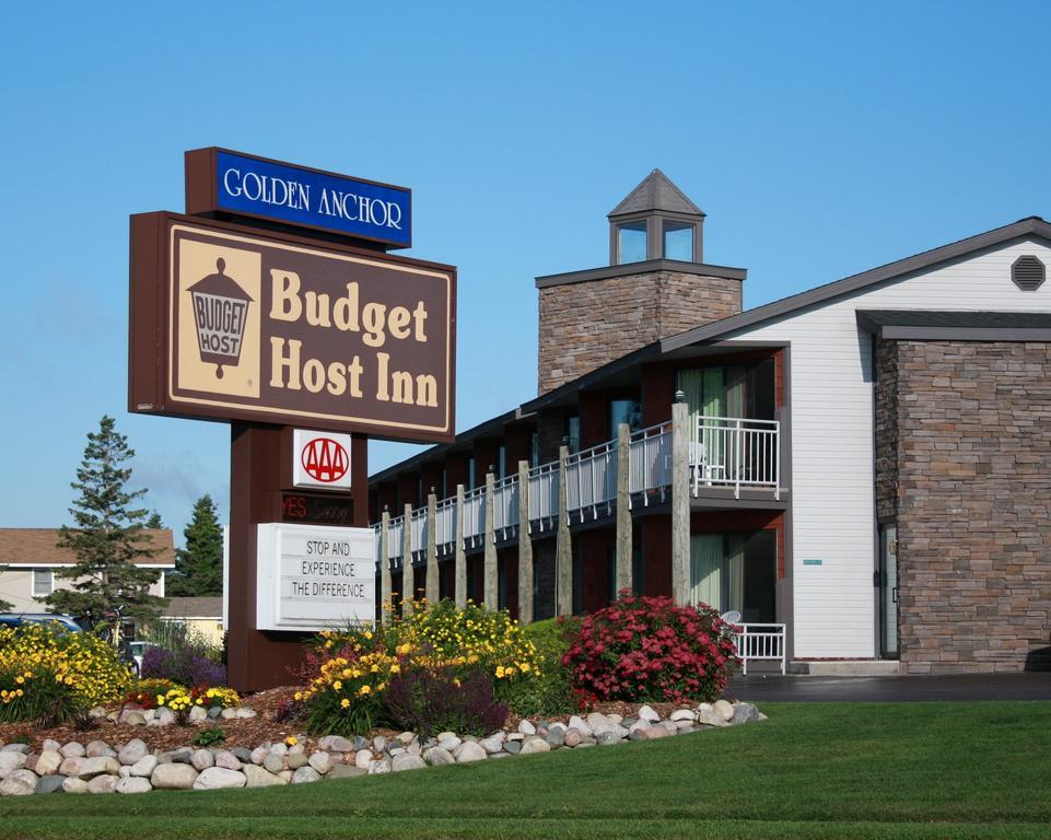 Budget Host Inn & Suites Saint Ignace Bagian luar foto