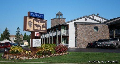 Budget Host Inn & Suites Saint Ignace Bagian luar foto