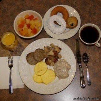 Budget Host Inn & Suites Saint Ignace Bagian luar foto