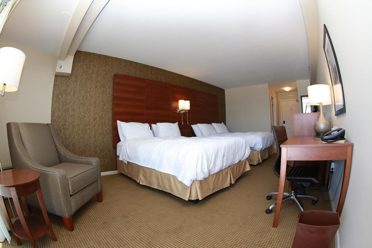 Budget Host Inn & Suites Saint Ignace Bagian luar foto