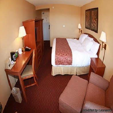 Budget Host Inn & Suites Saint Ignace Bagian luar foto